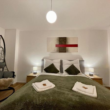 Downtown Apartment By Ninja Spaces - Kingsize-Bett, Kueche, Netflix, Terrasse Вупертал Екстериор снимка