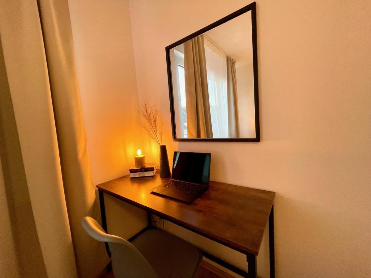 Downtown Apartment By Ninja Spaces - Kingsize-Bett, Kueche, Netflix, Terrasse Вупертал Екстериор снимка
