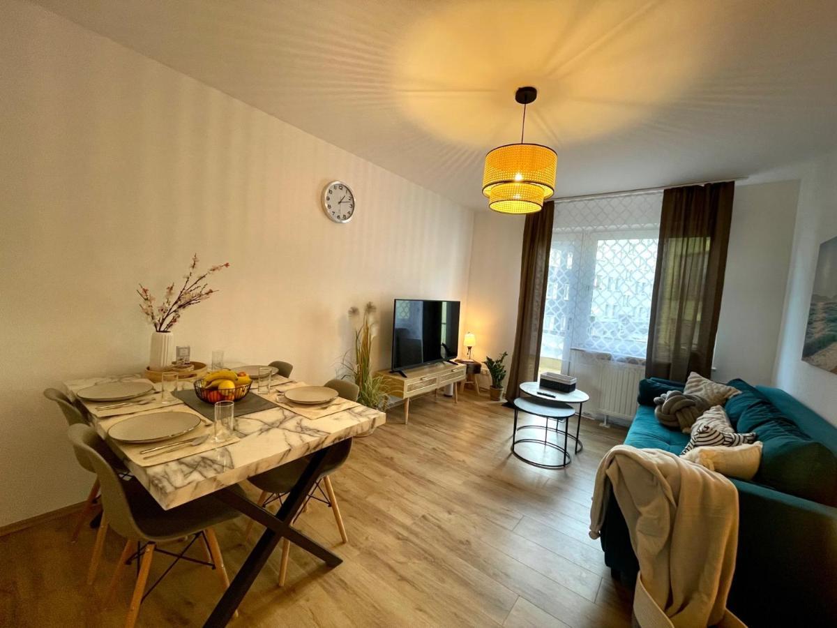 Downtown Apartment By Ninja Spaces - Kingsize-Bett, Kueche, Netflix, Terrasse Вупертал Екстериор снимка